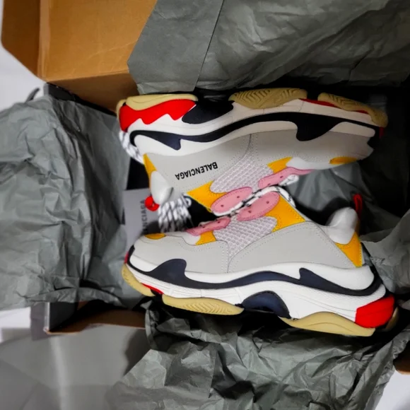 Reposhing - Picture 2 of 2